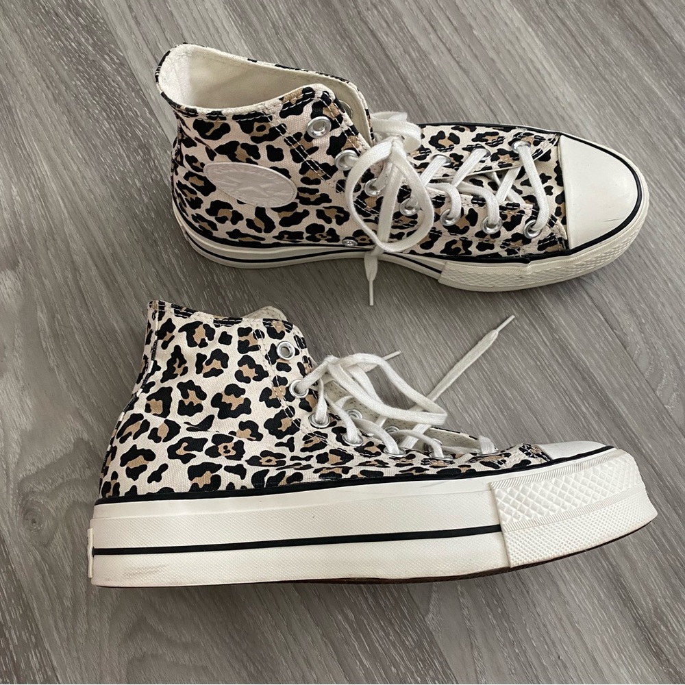 Platform Leopard Print Converse Chuck Taylor All Star Women’s Size 8